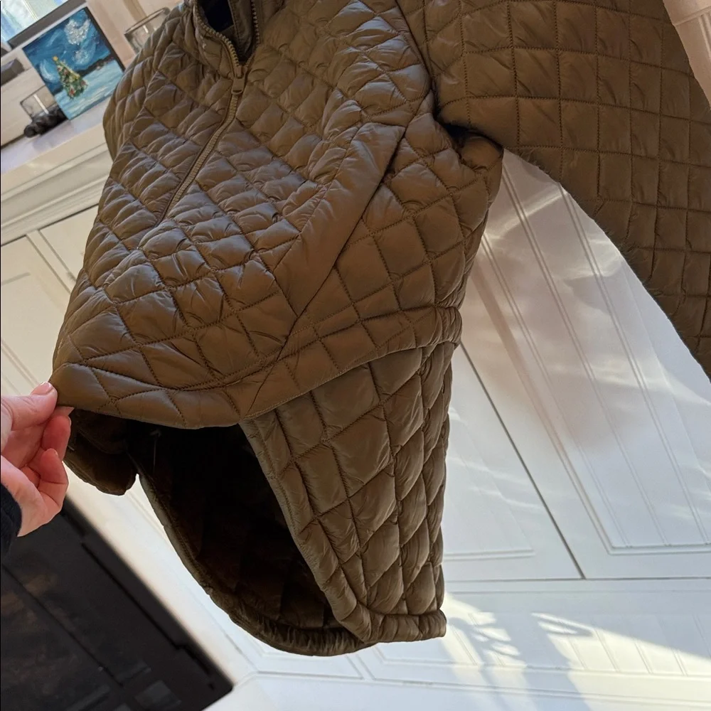 Athleta Quilted Jacket in Olive - Picture 4 of 6